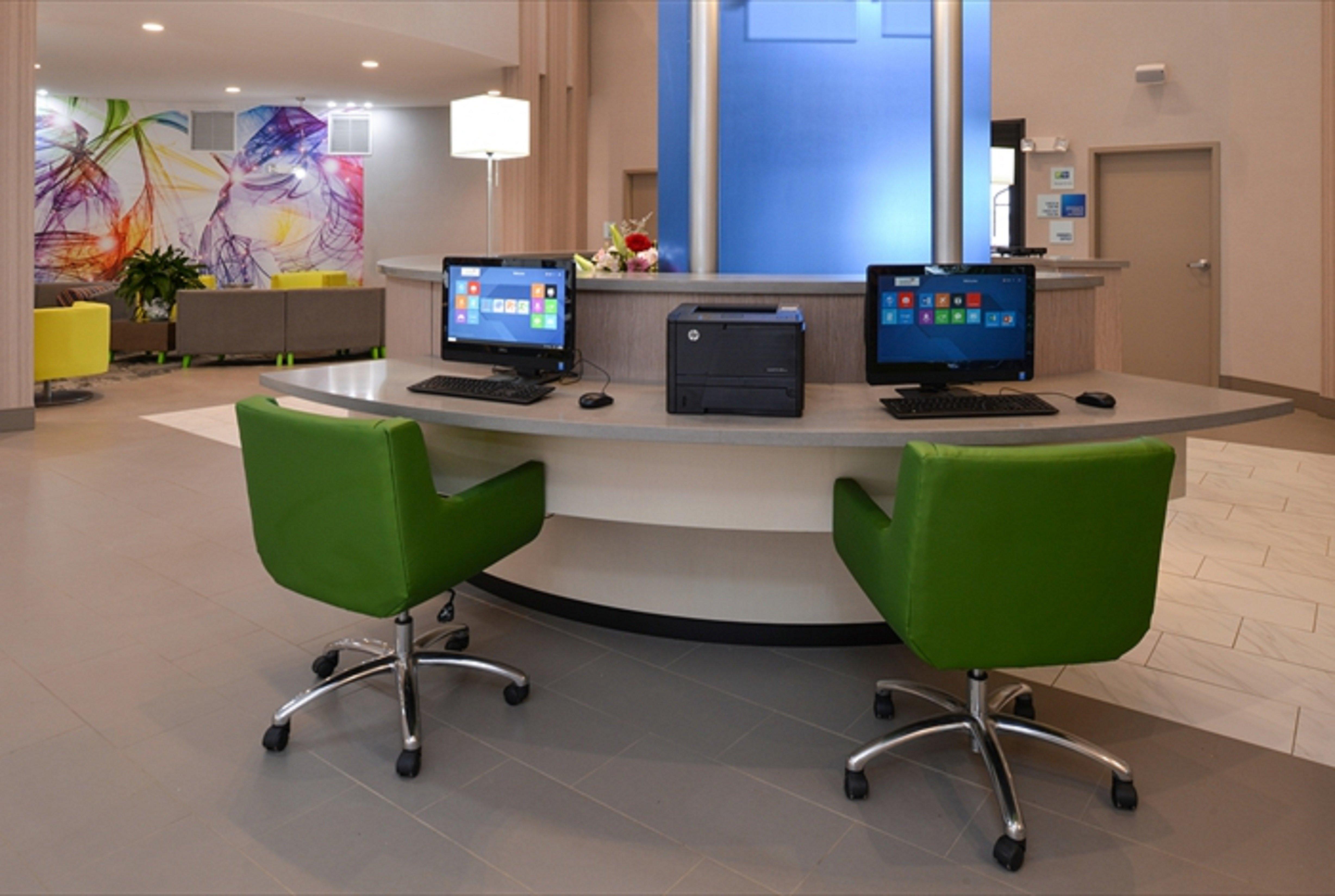 Holiday Inn Express & Suites Shippensburg By Ihg Bagian luar foto