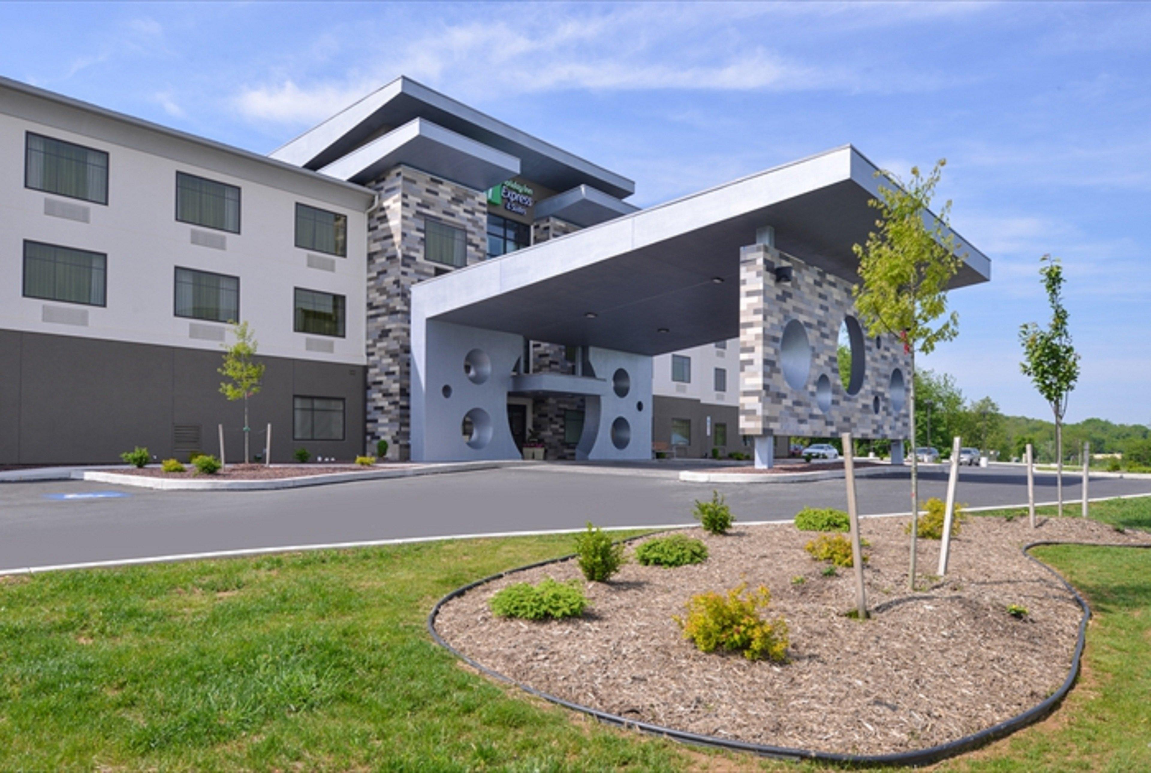 Holiday Inn Express & Suites Shippensburg By Ihg Bagian luar foto
