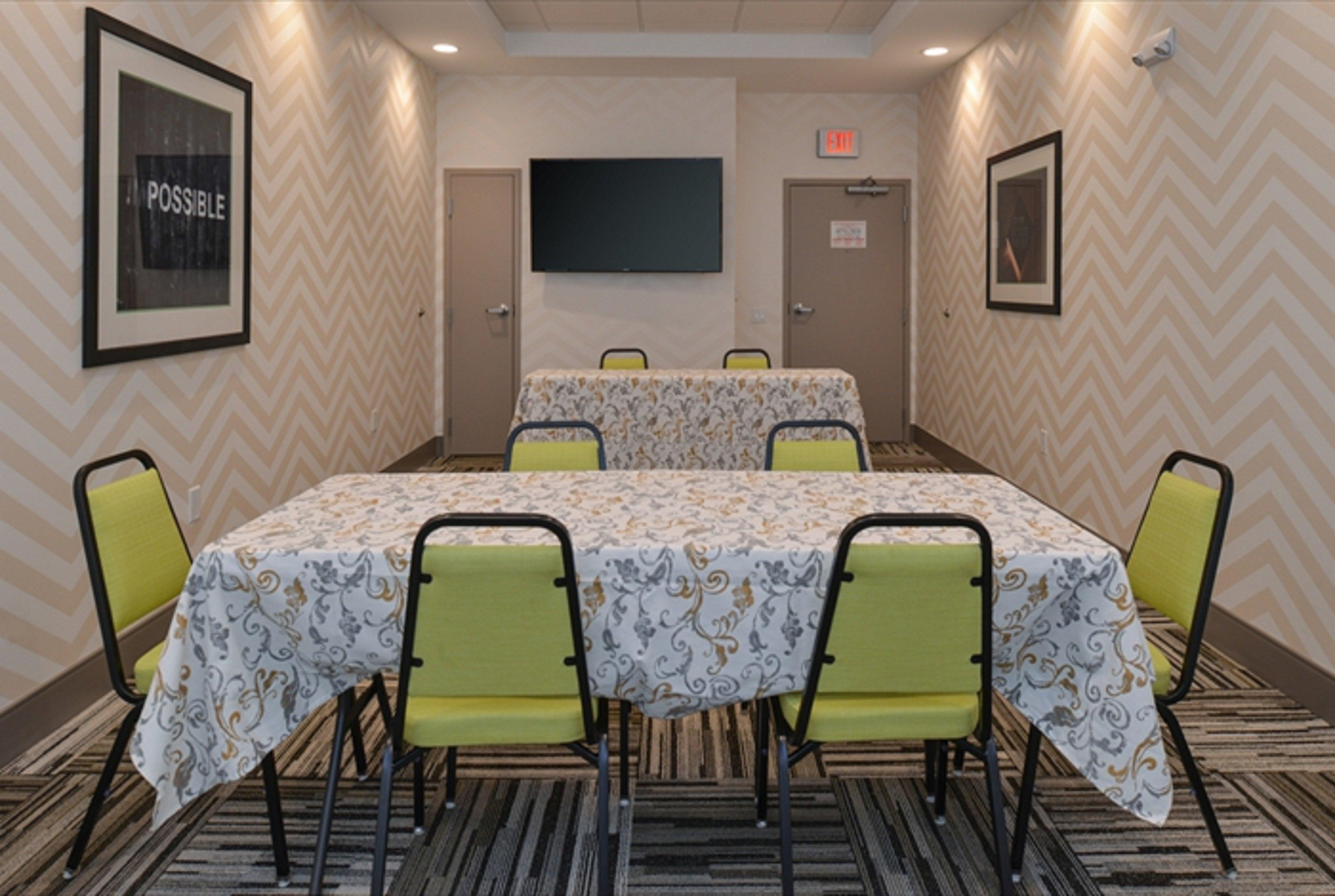 Holiday Inn Express & Suites Shippensburg By Ihg Bagian luar foto