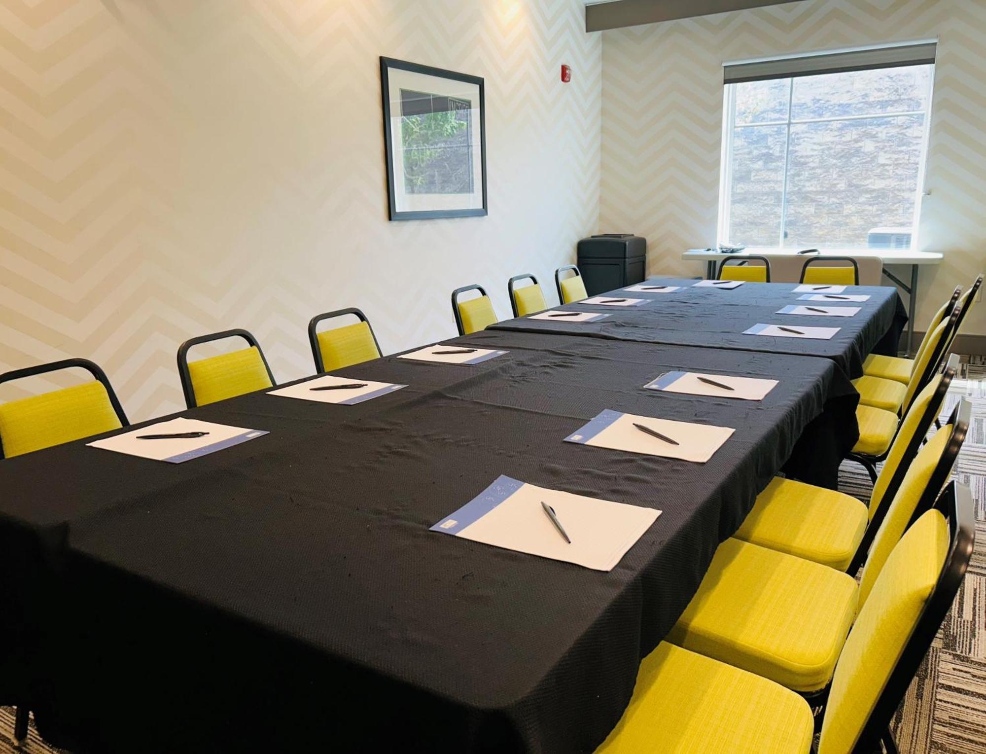 Holiday Inn Express & Suites Shippensburg By Ihg Bagian luar foto