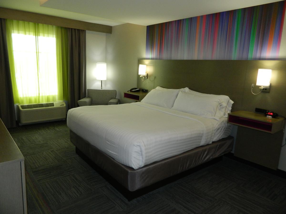 Holiday Inn Express & Suites Shippensburg By Ihg Bagian luar foto