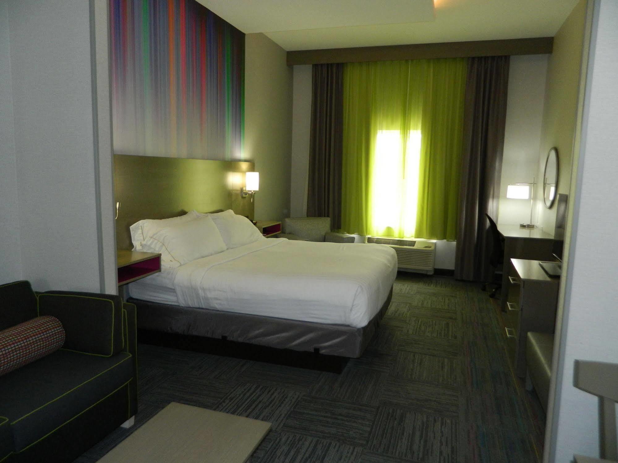 Holiday Inn Express & Suites Shippensburg By Ihg Bagian luar foto