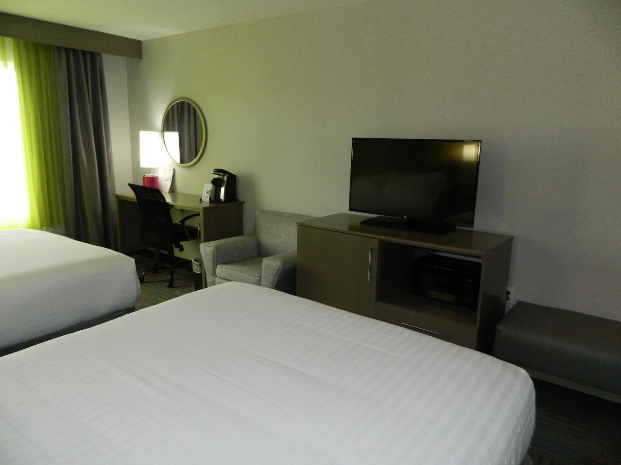 Holiday Inn Express & Suites Shippensburg By Ihg Bagian luar foto
