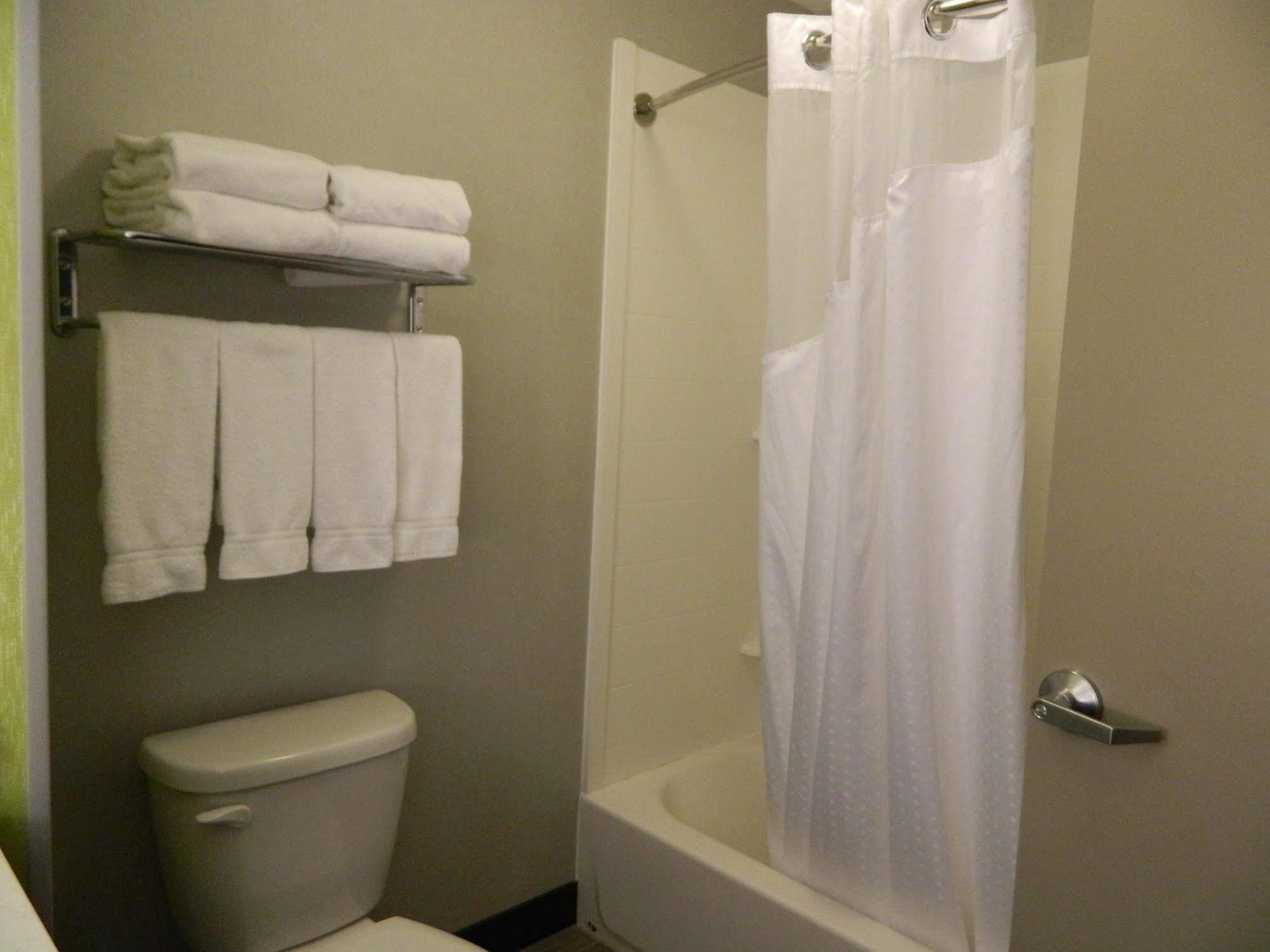 Holiday Inn Express & Suites Shippensburg By Ihg Bagian luar foto